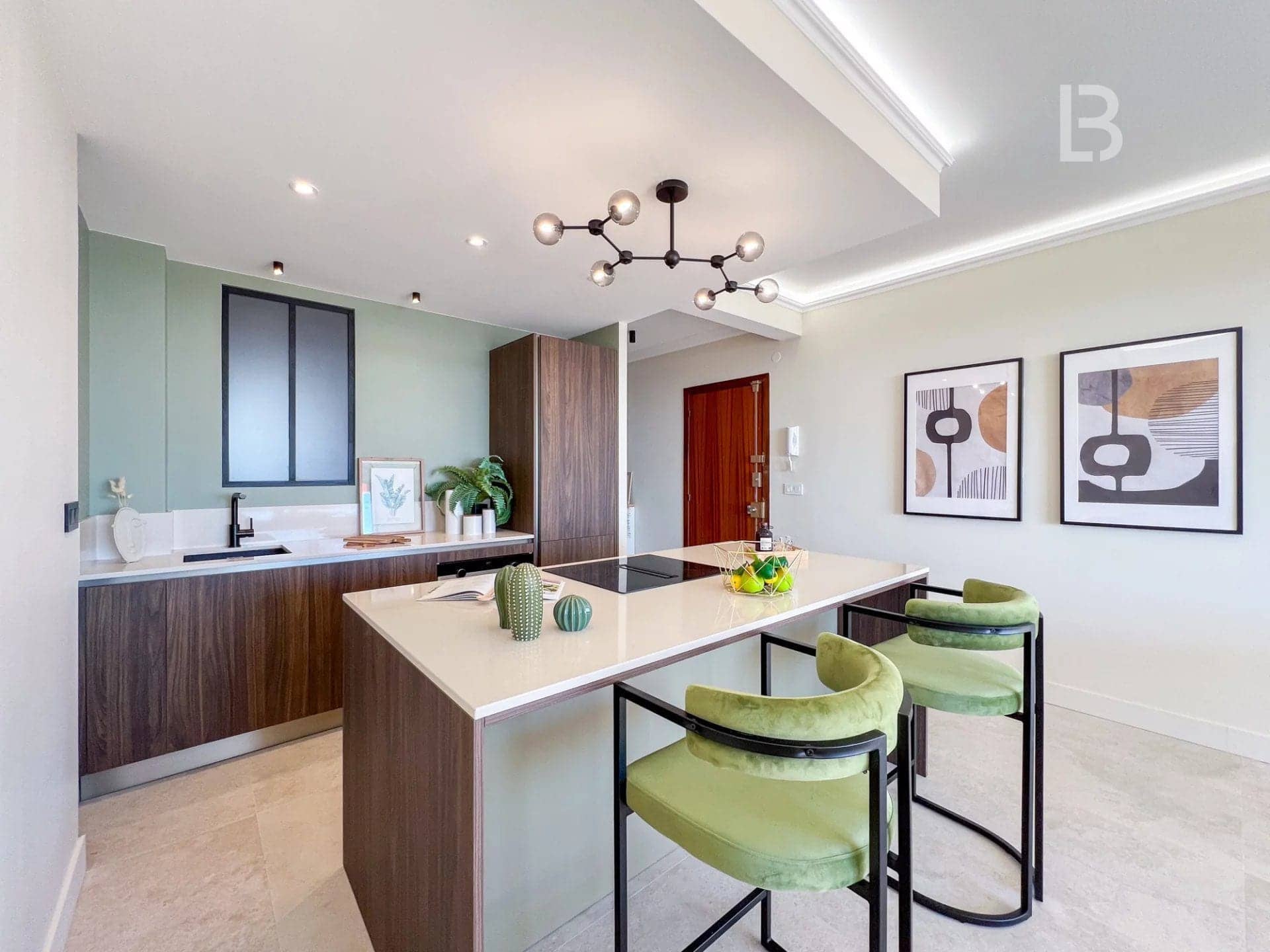 Appartement de 3 pièces au dernier étage avec terrasse et vue mer