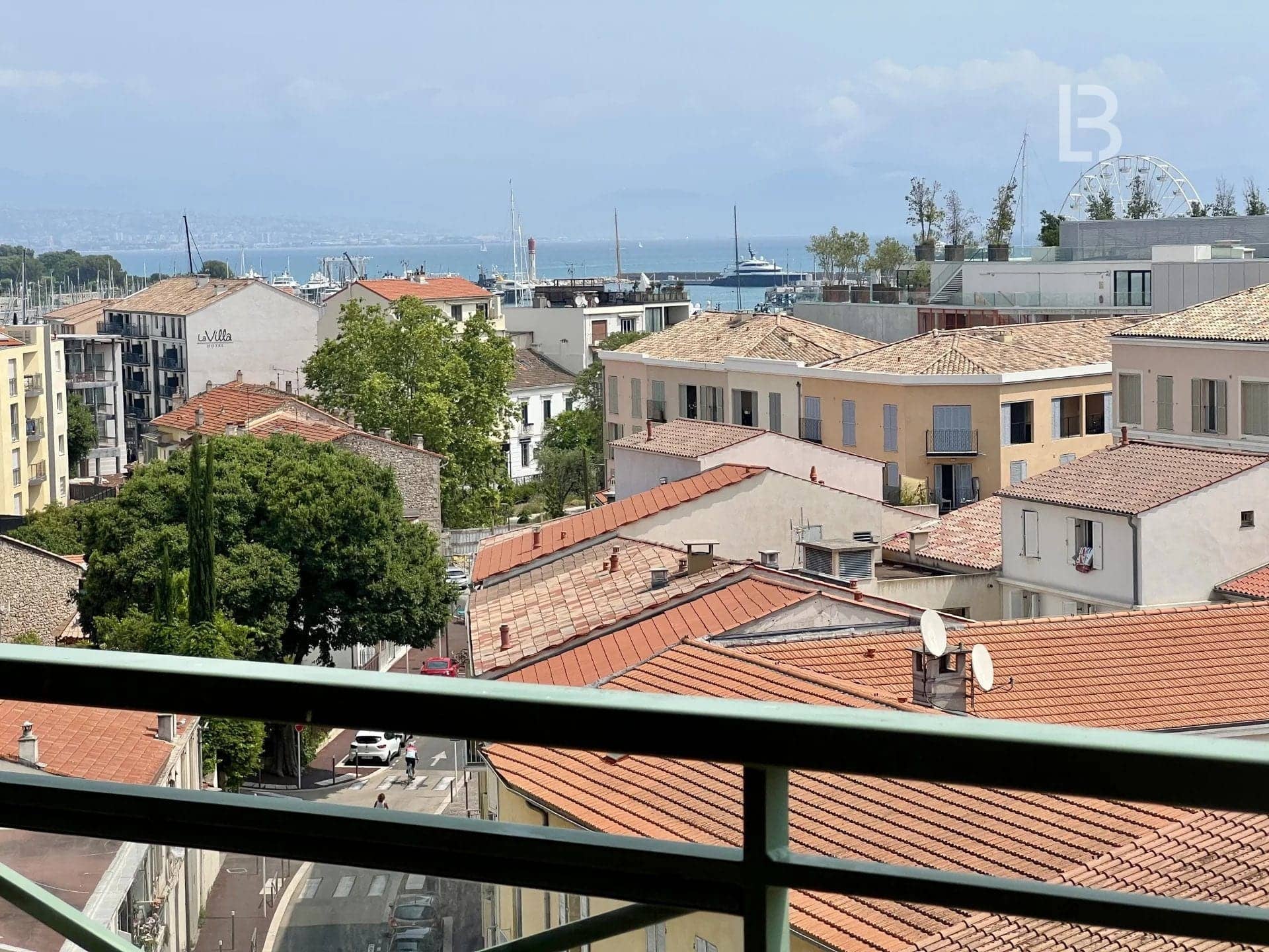 Exceptionnel au coeur d'Antibes 4 pièces avec vue mer