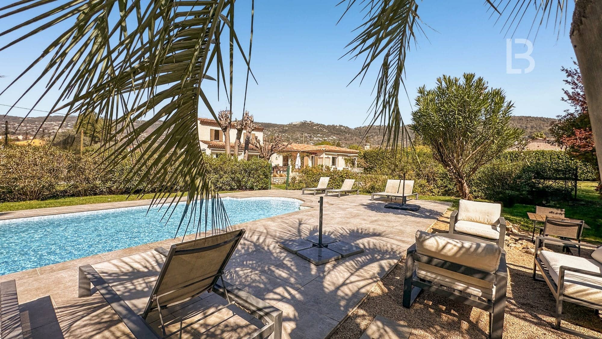 Belle et grande maison familiale au calme absolu