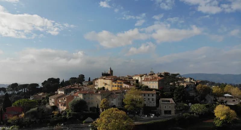 Mougins village at the top of its hill