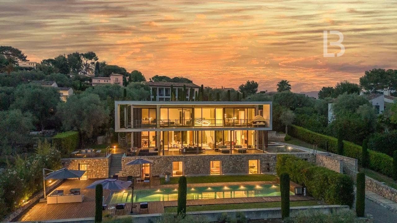 Villa contemporaine aux prestations haute gamme à vendre à Mougins