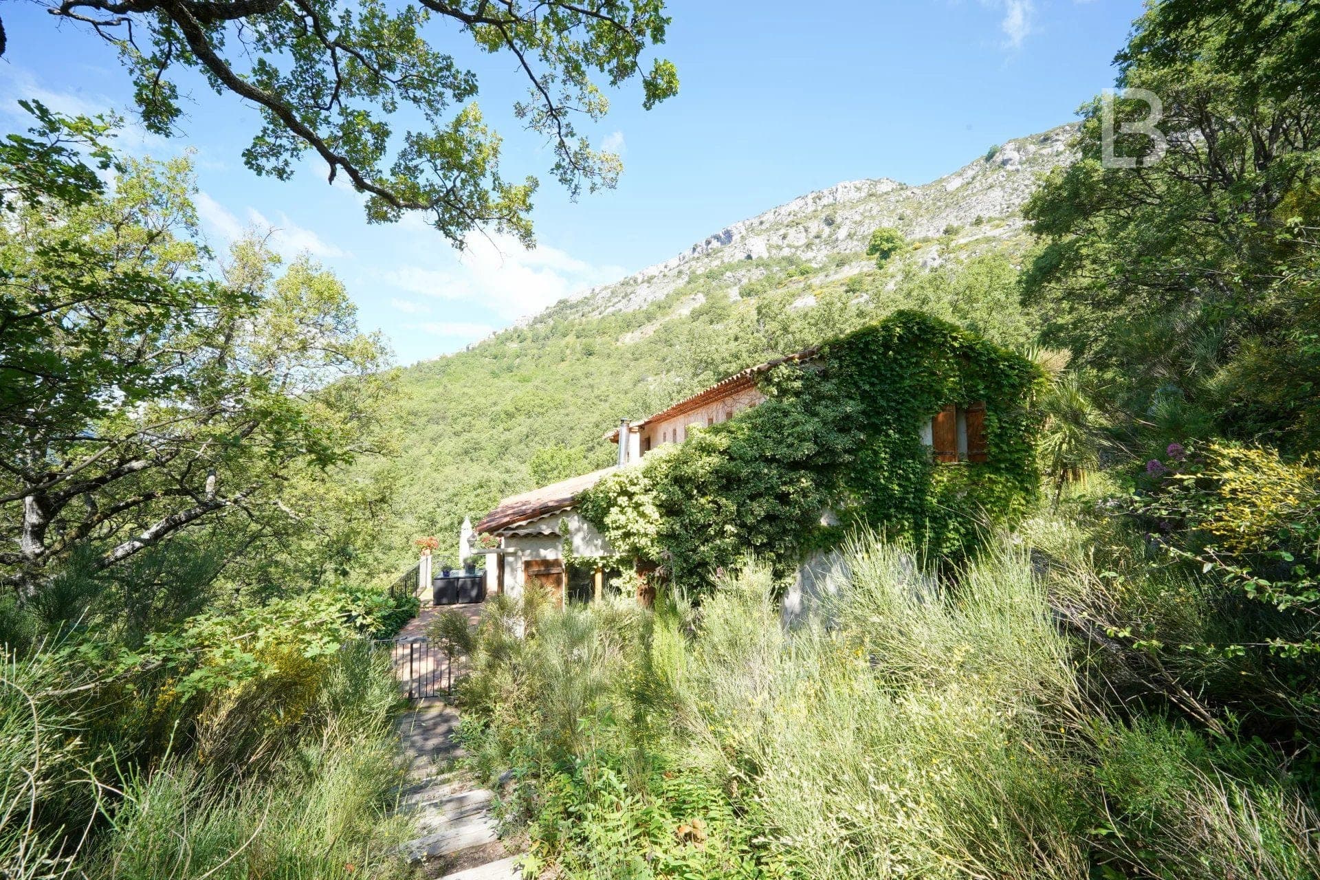 Charmant Gite à vendre à Gréolieres
