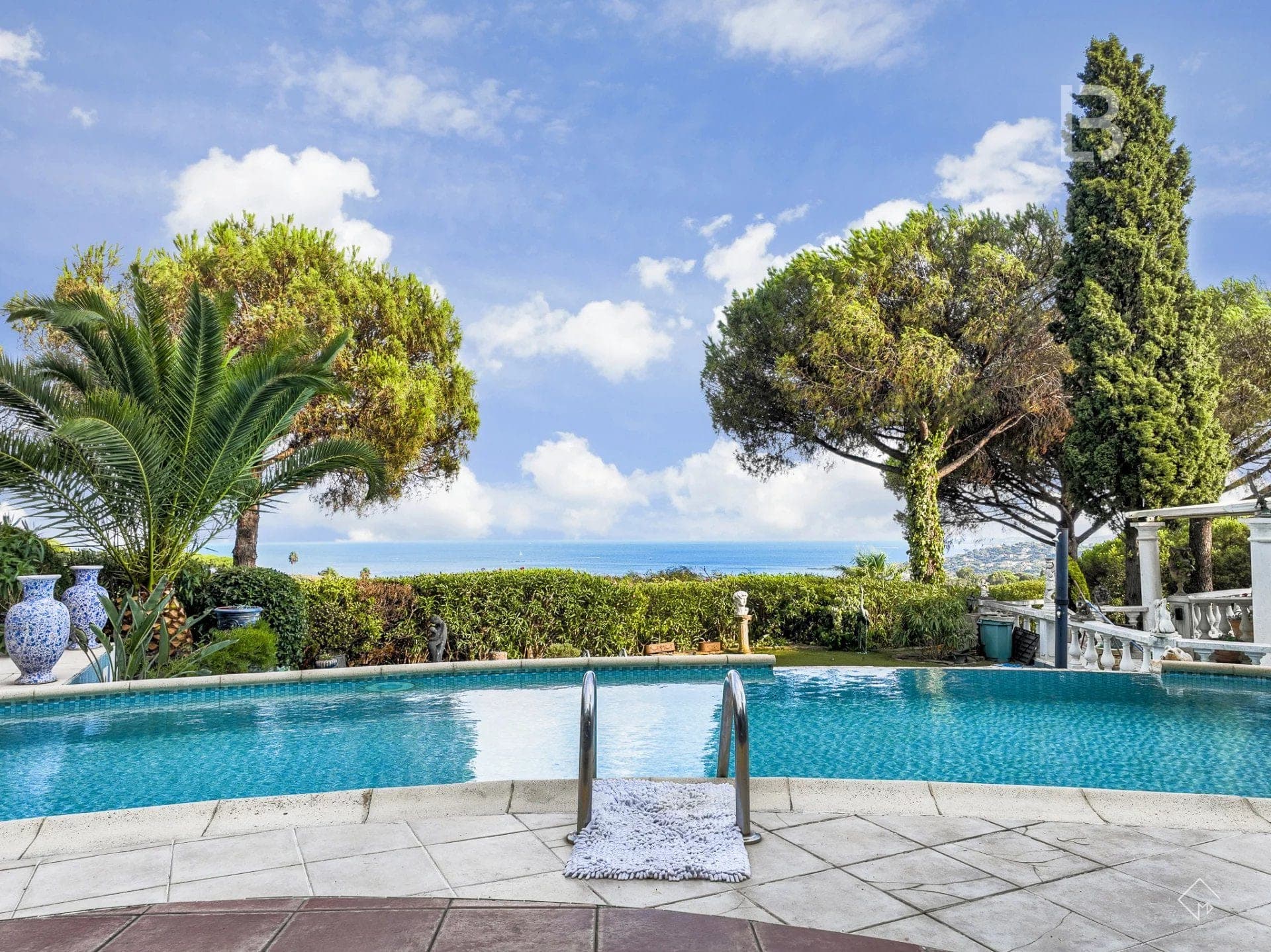 Villa provençale en pierre avec vue mer à Sainte-Maxime - 2