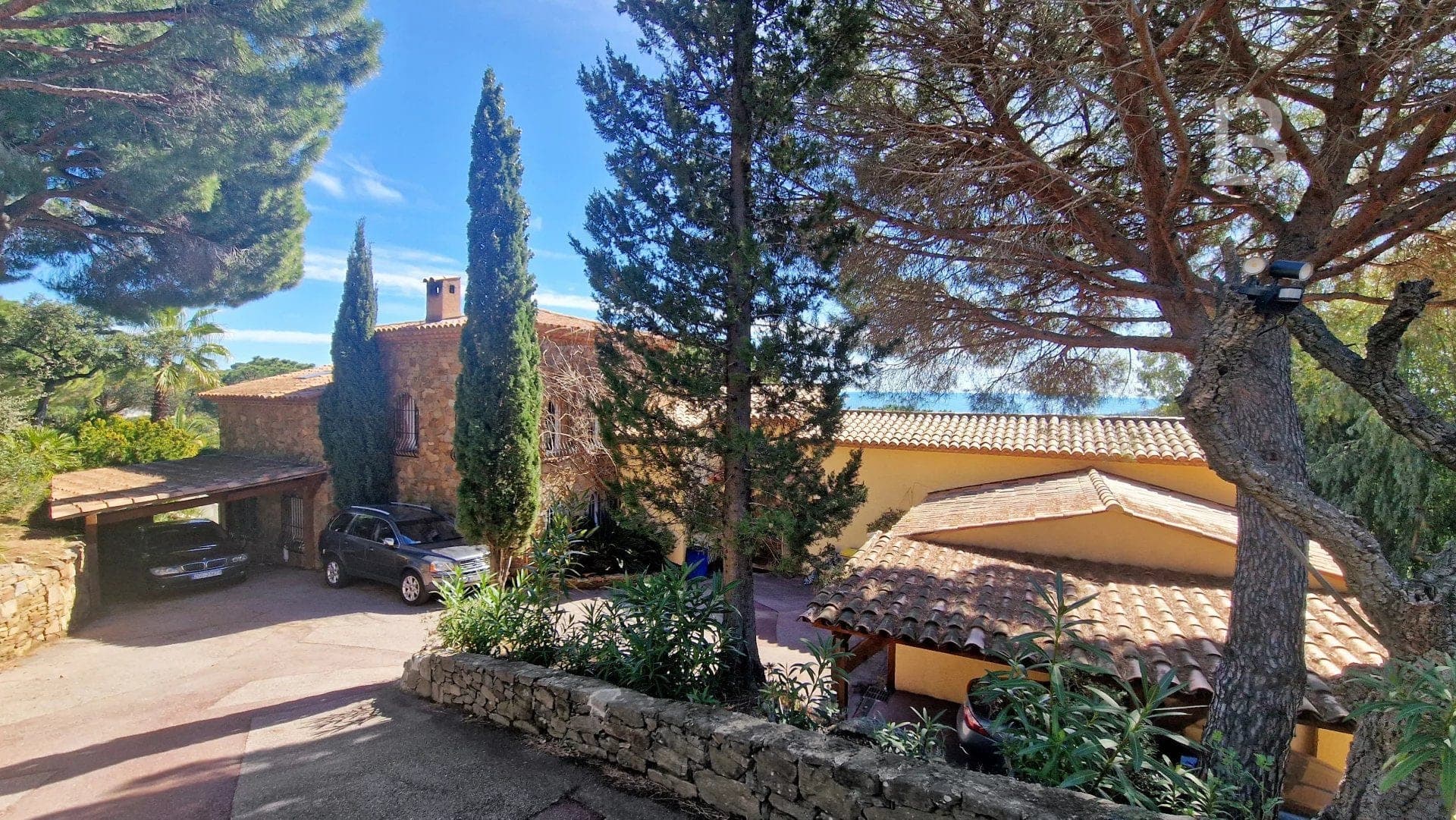 Villa provençale en pierre avec vue mer à Sainte-Maxime - 3