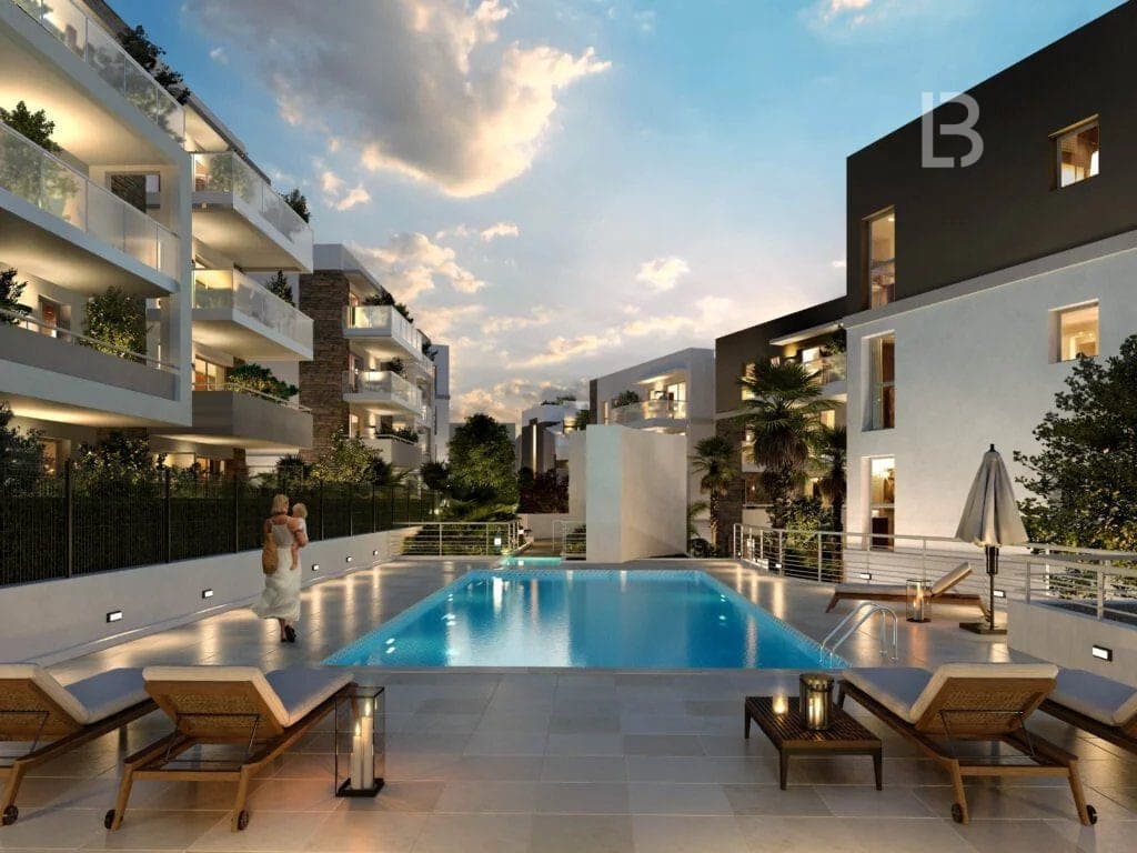 Saint-Laurent-du-Var, 4 pièces en Avant Dernier Etage avec Terrasse