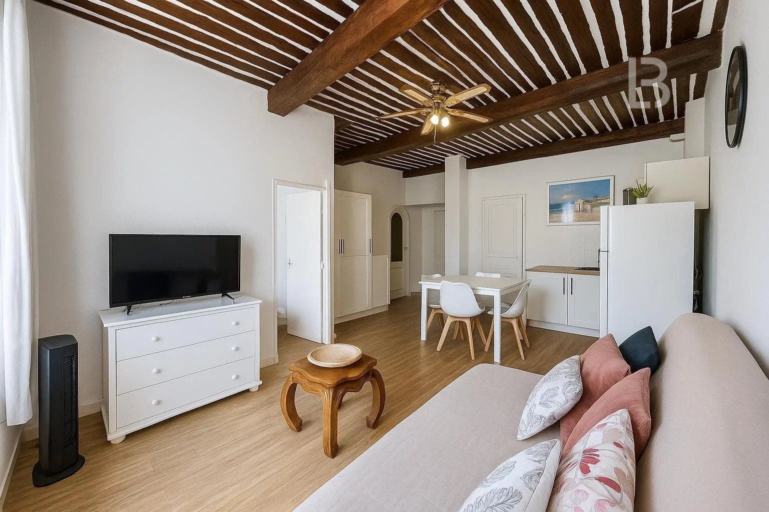 Charmant deux-pièces au cœur du vieil Antibes, à quelques pas de la plage et du port - 3