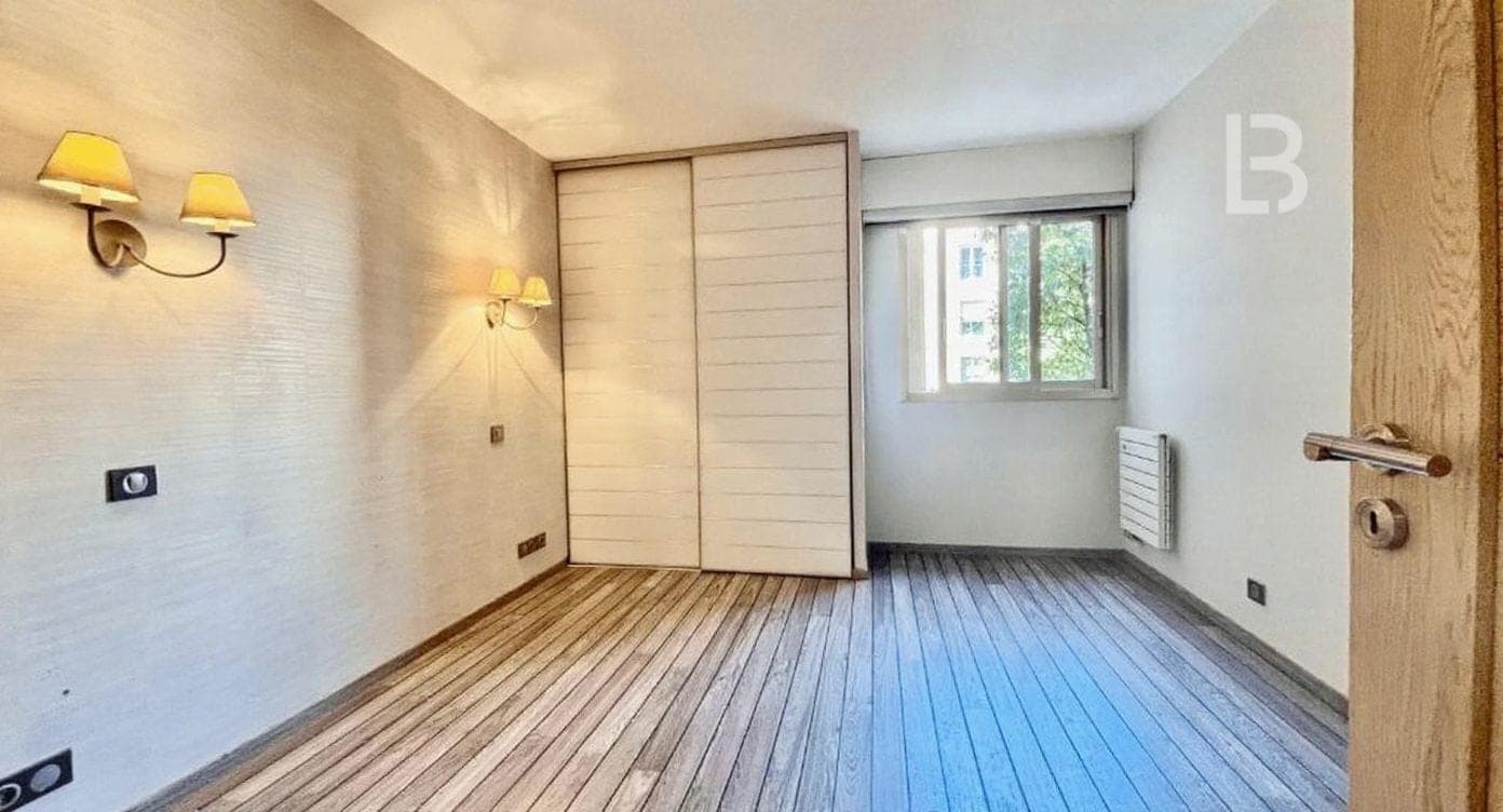 Bel appartement front de mer à Juan les Pins - 4