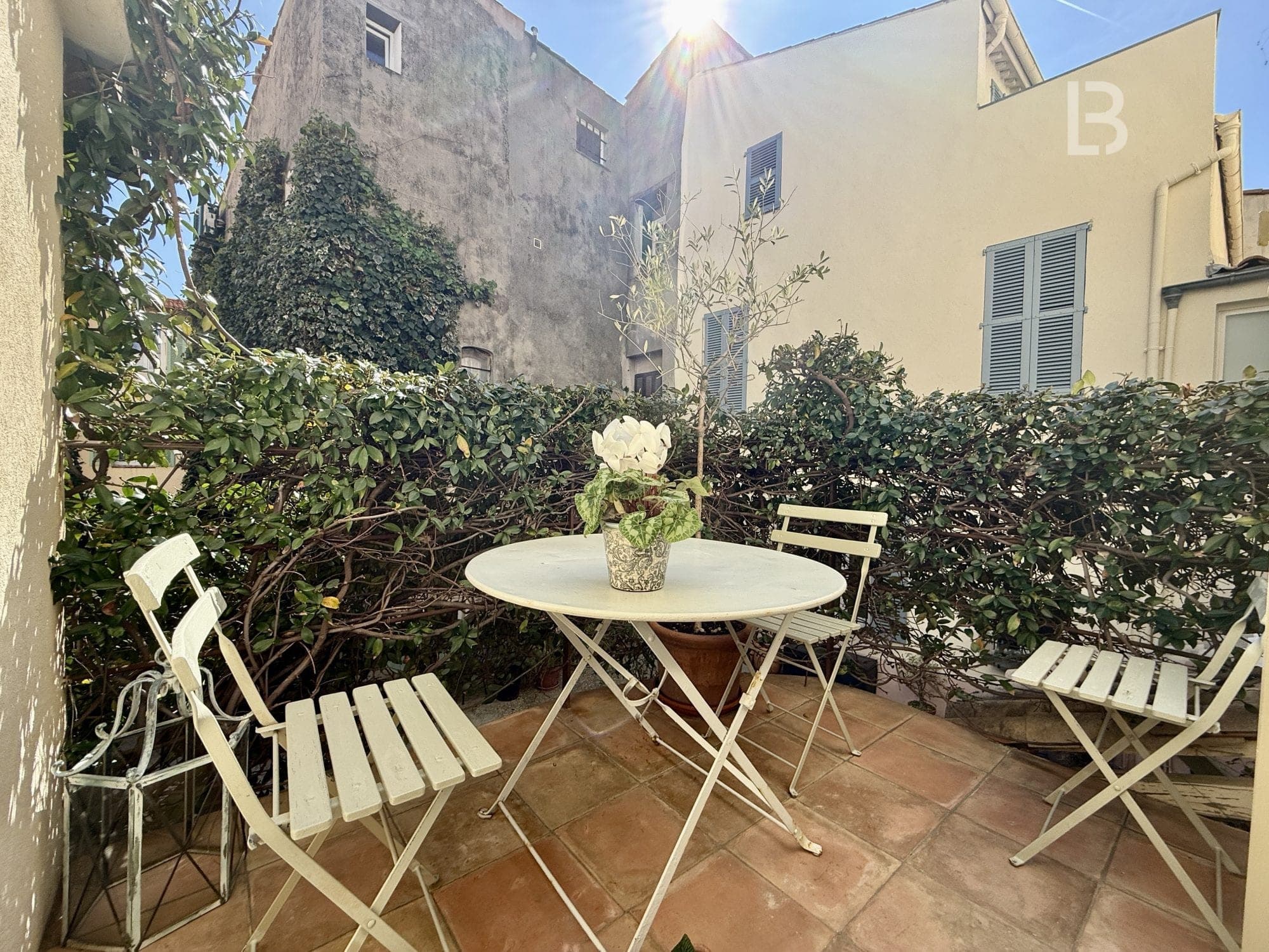 3 pièces en duplex dans la plus belle rue de la vieille ville - 3