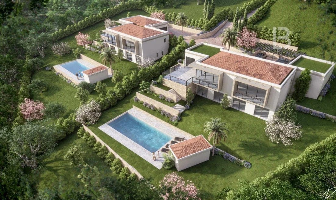 A vendre à Mougins, terrain à diviser en 2 villas avec permis de construire purgé