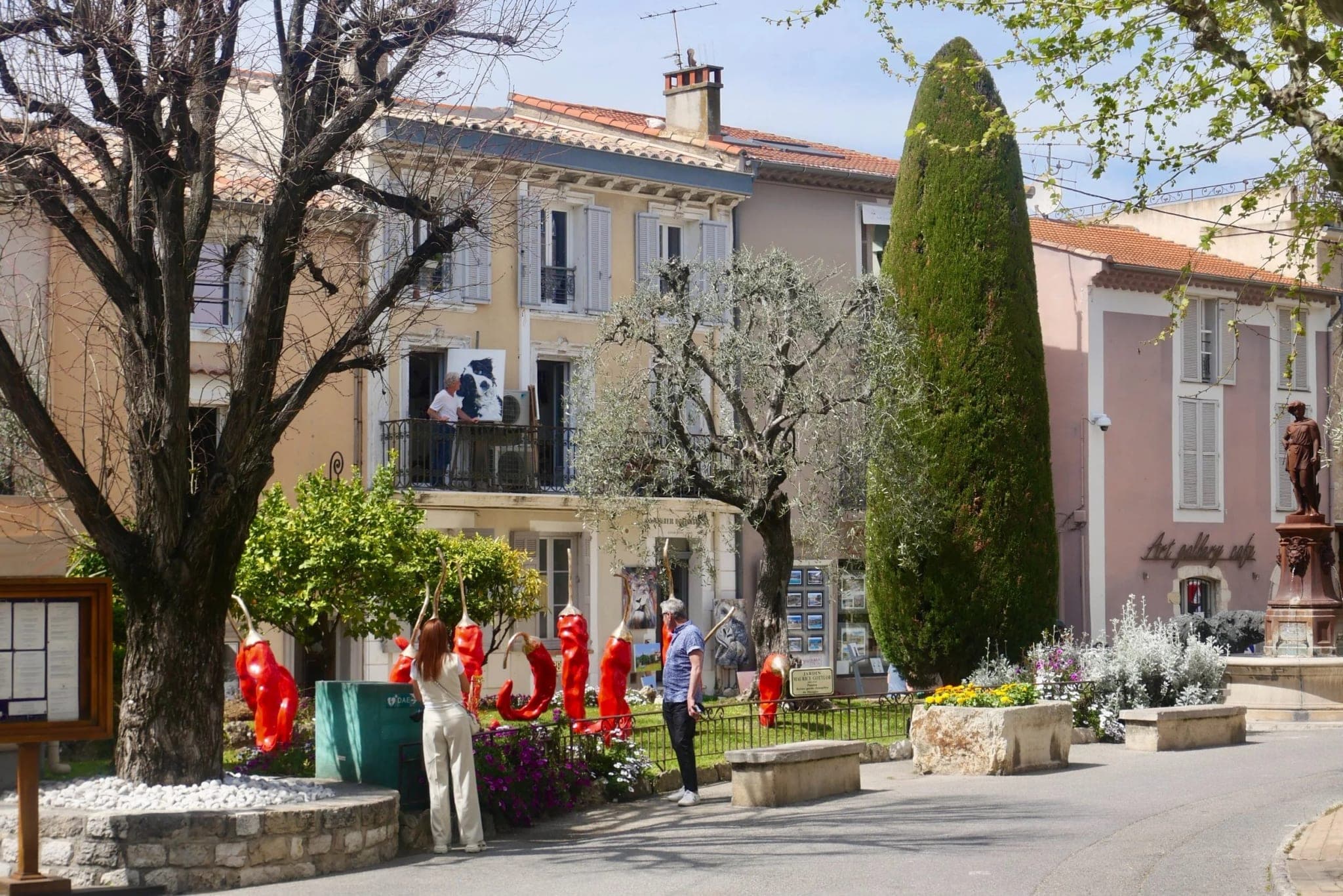 mougins.webp
