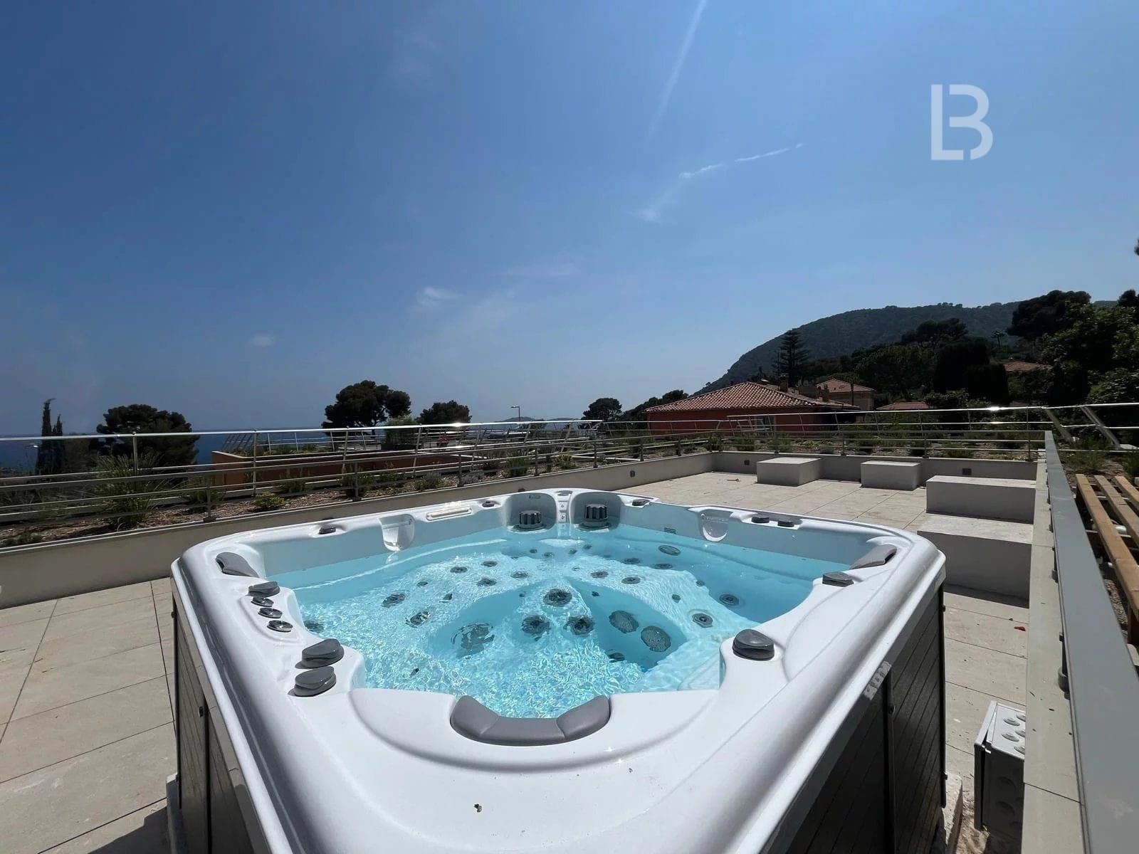 Eze Bord de mer, Superbe 4 pièces Toit-Terrasse avec Jacuzzi - 2