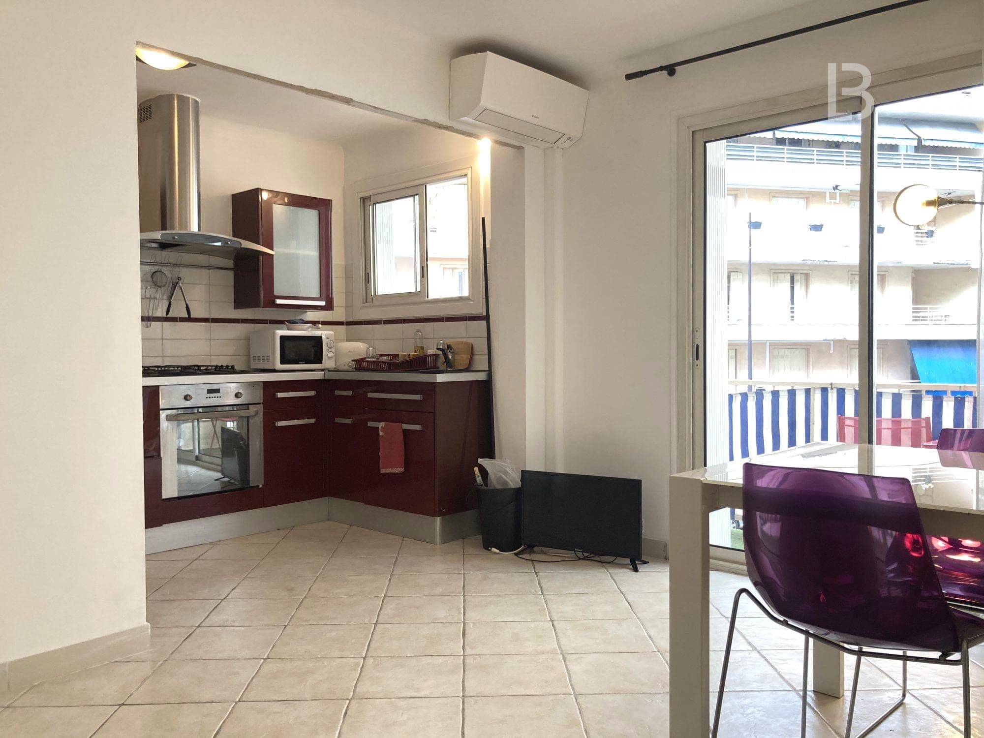 Appartement en plein centre ville entre Antibes et Juan-Les-Pins - 2